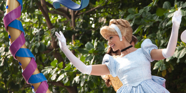 Experiencing the Flights of Fantasy Parade at 5th Aniversary DisneyLand Hong Kong