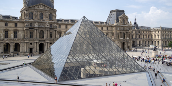 Secret Entrances to the Louvre Paris